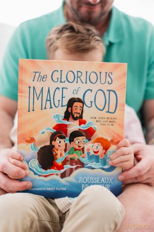 The Glorious Image of God: How Jesus Reveals Who God Made You to Be - Rousseaux Brasseur [KSIĄŻKA]