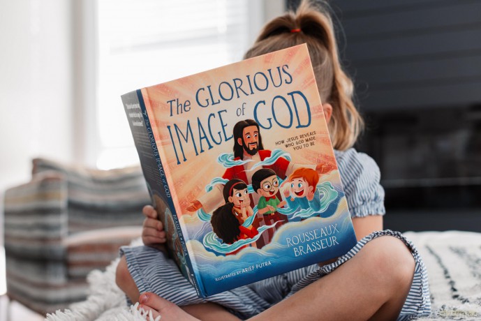 The Glorious Image of God: How Jesus Reveals Who God Made You to Be - Rousseaux Brasseur [KSIĄŻKA]