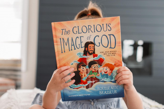 The Glorious Image of God: How Jesus Reveals Who God Made You to Be - Rousseaux Brasseur [KSIĄŻKA]