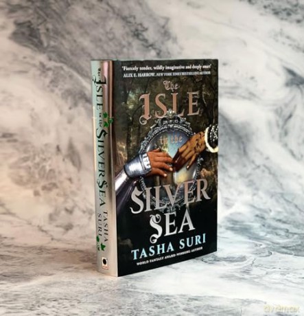 The Isle in the Silver Sea - Tasha Suri [KSIĄŻKA]