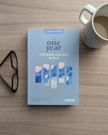 The One Year Chronological Bible The Message, Large Print: The Message, Thinline Edition - Eugene Peterson [KSIĄŻKA]