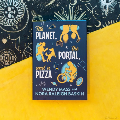 The Planet, the Portal, and a Pizza - Nora Raleigh Baskin [KSIĄŻKA]