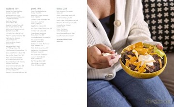 The Powered by Protein Cookbook: Simple, Delicious, High Protein Recipes - Jackie Hartlaub [KSIĄŻKA]