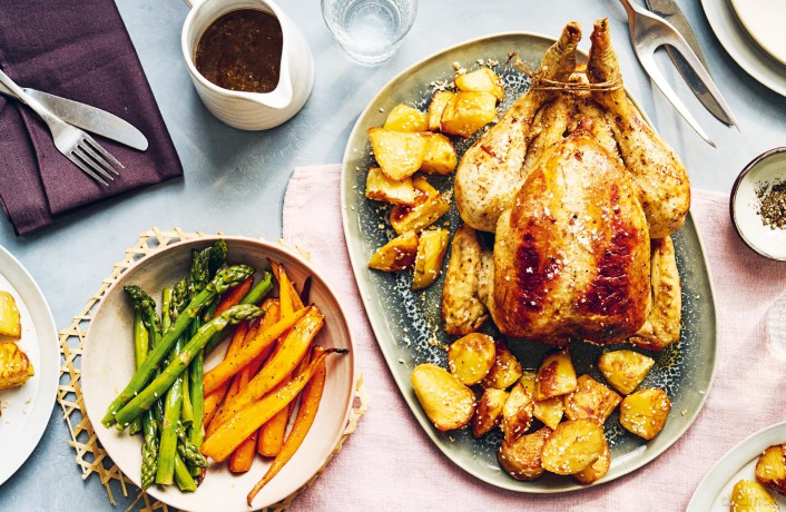The Slimming Foodie Ultimate Comfort Food: BRAND NEW Simple, healthy, filling meals under 600 calories - Pip Payne [KSIĄŻKA]
