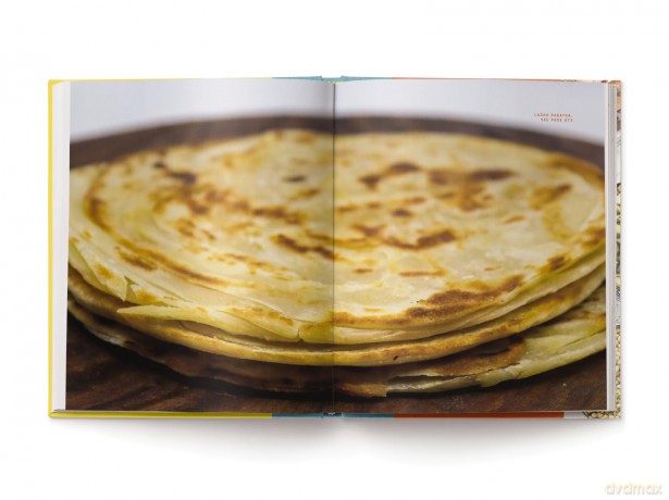 The Soul of Spice: Exploring India's Vast Culinary Regions - Keith Sarasin [KSIĄŻKA]