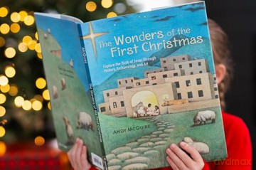 The Wonders of the First Christmas: Explore the Birth of Jesus through History, Archaeology, and Art - Andy McGuire [KSIĄŻKA]