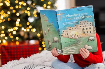 The Wonders of the First Christmas: Explore the Birth of Jesus through History, Archaeology, and Art - Andy McGuire [KSIĄŻKA]