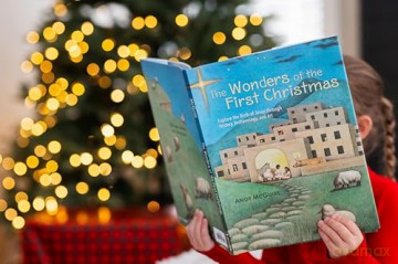 The Wonders of the First Christmas: Explore the Birth of Jesus through History, Archaeology, and Art - Andy McGuire [KSIĄŻKA]