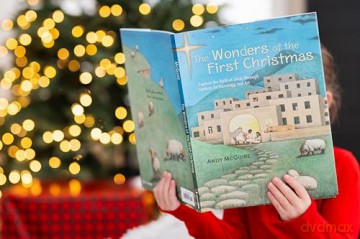The Wonders of the First Christmas: Explore the Birth of Jesus through History, Archaeology, and Art - Andy McGuire [KSIĄŻKA]