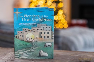 The Wonders of the First Christmas: Explore the Birth of Jesus through History, Archaeology, and Art - Andy McGuire [KSIĄŻKA]