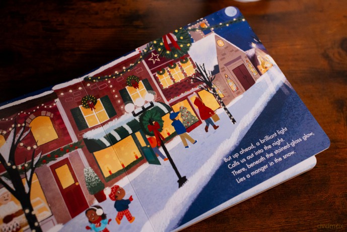 The World's Best Christmas Light: A Light-Up Board Book - Chelsea Tornetto [KSIĄŻKA]