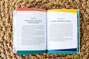 Tidying Up: 100 Ways to Infuse Order and Joy into Every Area of Your Home - Ea Fuqua [KSIĄŻKA]