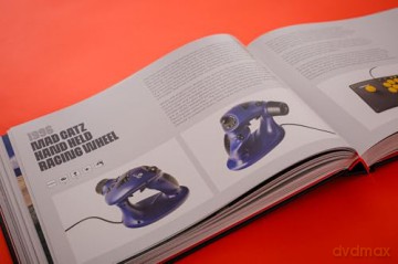 Trigger Happy: A Visual Celebration of Video Game Controllers | Retro Gaming Book by Bitmap Books - Bitmap Books [KSIĄŻKA]