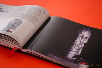 Trigger Happy: A Visual Celebration of Video Game Controllers | Retro Gaming Book by Bitmap Books - Bitmap Books [KSIĄŻKA]