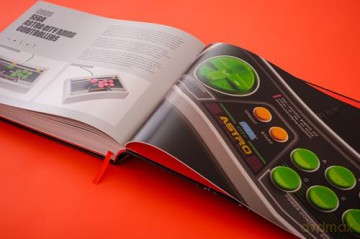 Trigger Happy: A Visual Celebration of Video Game Controllers | Retro Gaming Book by Bitmap Books - Bitmap Books [KSIĄŻKA]