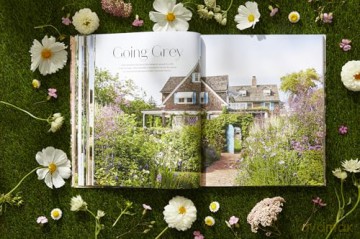 Veranda Enchanting Gardens: Inspired Landscape Design - Stephanie Hunt [KSIĄŻKA]