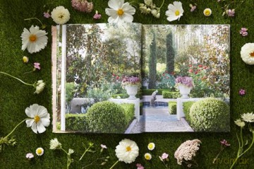 Veranda Enchanting Gardens: Inspired Landscape Design - Stephanie Hunt [KSIĄŻKA]