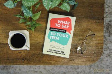 What to Say and How to Say It to Your Teen: A Parent's Guide to 30 Tricky Conversations - Tim Shoemaker [KSIĄŻKA]