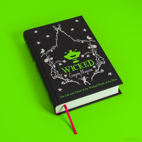 Wicked: the inspiration for the smash hit musical and the upcoming major motion picture - Gregory Maguire [KSIĄŻKA]