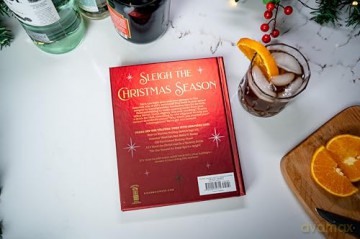 Yule Need a Drink: 100+ Cocktails to Keep Your Season Bright - Editors of Cider Mill Press [KSIĄŻKA]