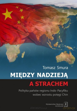 Między nadzieją a strachem - Tomasz Smura [KSIĄŻKA]