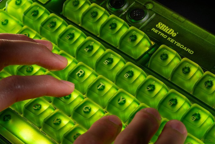 8Bitdo - Mechanical Keyboard Xbox Edition ISO (QWERTZ) - Green