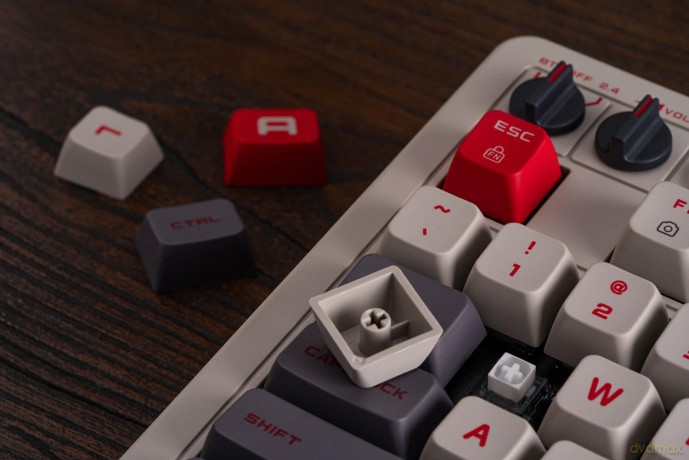 8BitDo - Retro 108 Mechanical Keyboard - N Edition