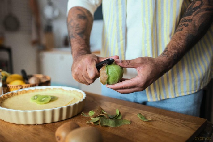 Fiskars - FunctionalForm Fruit Peeler, Swing
