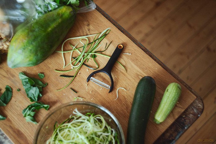 Fiskars - FunctionalForm Julienne Peeler, Crosscut