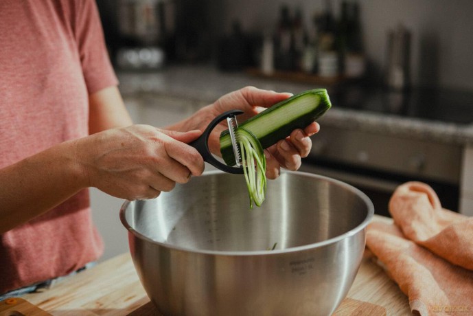 Fiskars - FunctionalForm Julienne Peeler, Crosscut