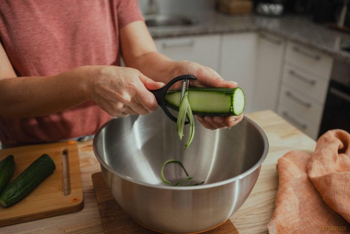 Fiskars - FunctionalForm Julienne Peeler, Crosscut