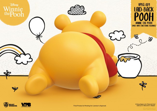 Winnie The Pooh Small Vinyl Bank laid-back Winnie 17 cm