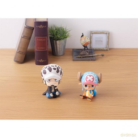 One Piece Look Up PVC Statue Trafalgar Law 11 cm
