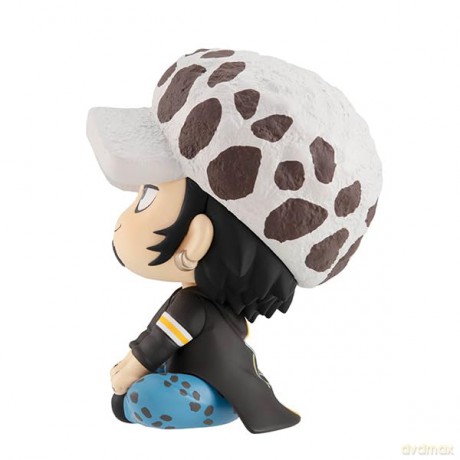 One Piece Look Up PVC Statue Trafalgar Law 11 cm