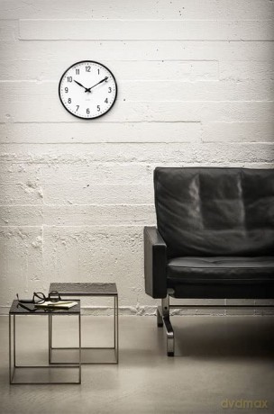 Arne Jacobsen - Station Wall Clock - 29 cm - Black