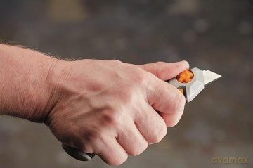 Fiskars - CarbonMax snap off knife - 18 mm