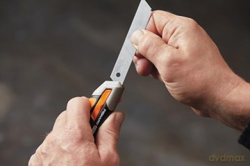 Fiskars - CarbonMax snap off knife - 18 mm