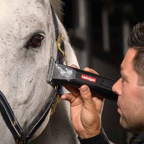 Heiniger - SaphirHorse - Cordless Horseclipper with 2 batteries