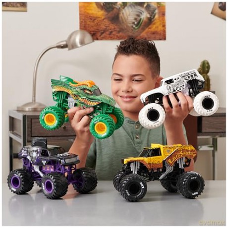 Monster Jam - 1:24 Die Cast - Grave Digger (6074256)