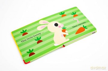 This Little Bunny: A Touch and Feel Book - Ingela P Arrhenius [KSIĄŻKA]