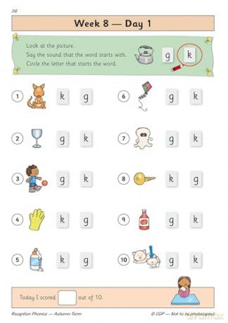 Reception Phonics Daily Practice Book: Autumn Term (CGP Reception Daily Workbooks) - CGP Books [KSIĄŻKA]