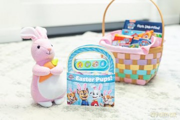 Nickelodeon Paw Patrol Chase, Marshall, Skye and More! - Easter Pups! Sound Book - Perfect Easter Basket Stuffer - PI Kids - PI Kids [KSIĄŻKA]