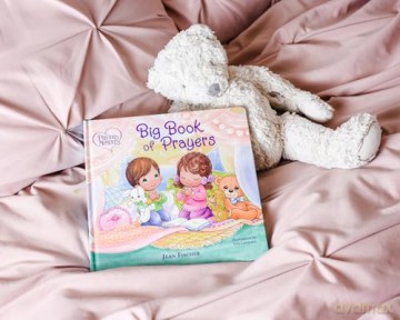 Precious Moments: Big Book of Prayers - Precious Moments [KSIĄŻKA]