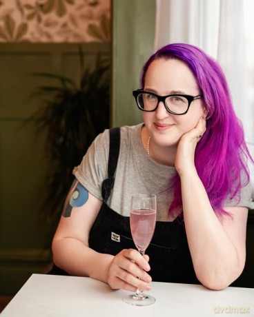 The Regency Switch: A charming, heartwarming and lightly spicy Regency time-travel romantic comedy, brand-new for 2026! - Helen Gaskell [KSIĄŻKA]