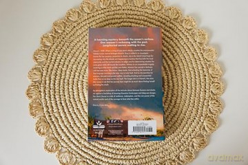The Shark House: A Novel - Sara Ackerman [KSIĄŻKA]