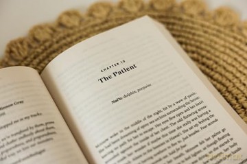The Shark House: A Novel - Sara Ackerman [KSIĄŻKA]