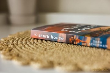 The Shark House: A Novel - Sara Ackerman [KSIĄŻKA]