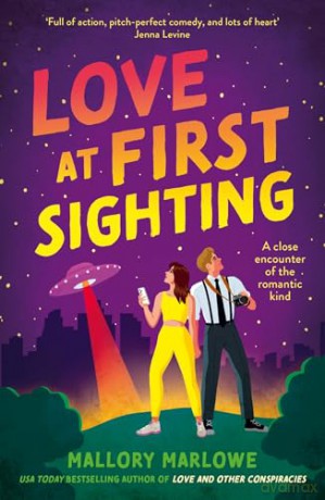 Love at First Sighting: A hilarious and charming paranormal romance from the USA TODAY bestselling author - Mallory Marlowe [KSIĄŻKA]