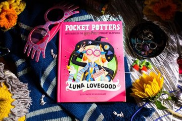 Luna Lovegood: by J.K. Rowling (Pocket Potters - Little Guides to the HARRY POTTER Stories) - J.K. Rowling [KSIĄŻKA]