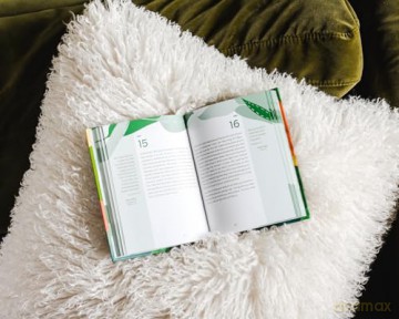 Jesus Calling, Teen Cover, with Scripture References: Enjoy Peace in His Presence (A 365-Day Devotional for Teens) - Sarah Young [KSIĄŻKA]